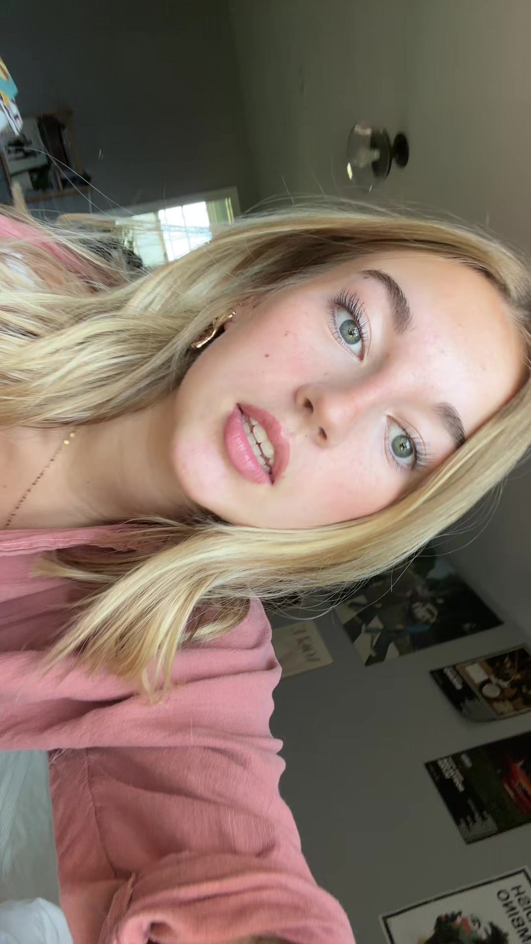 @bella