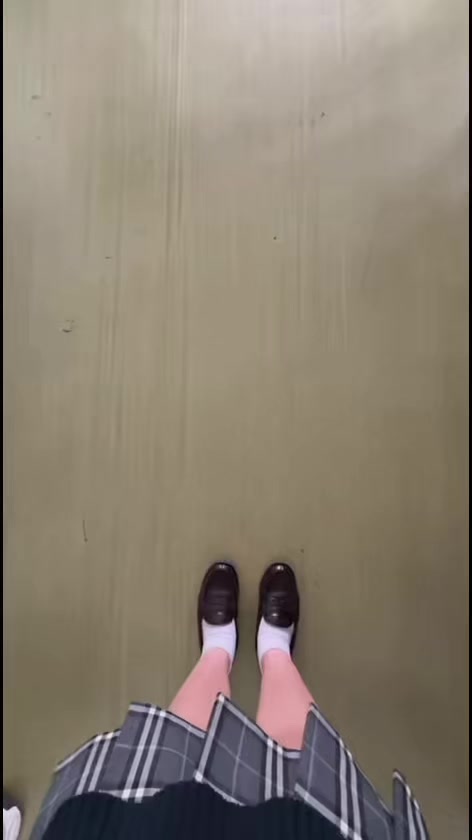 @哀
