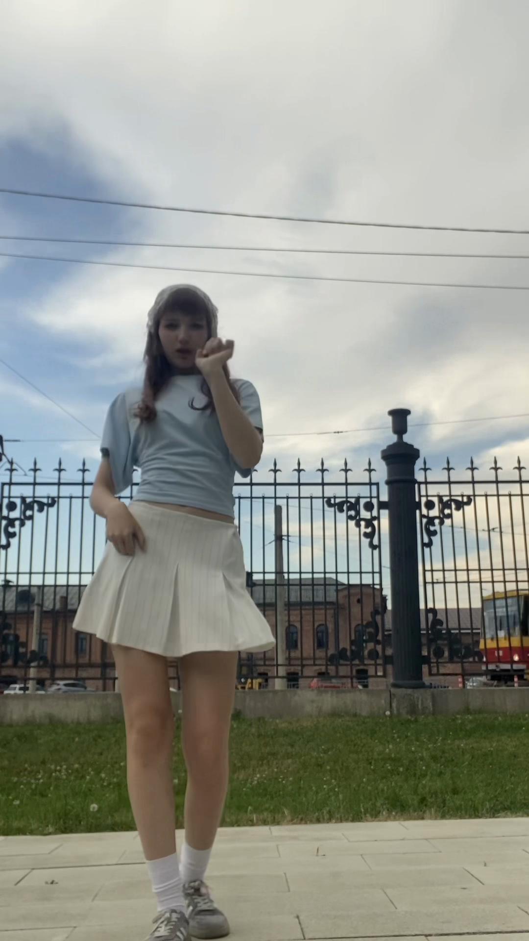 @алё [🍭💜] 7-1=0