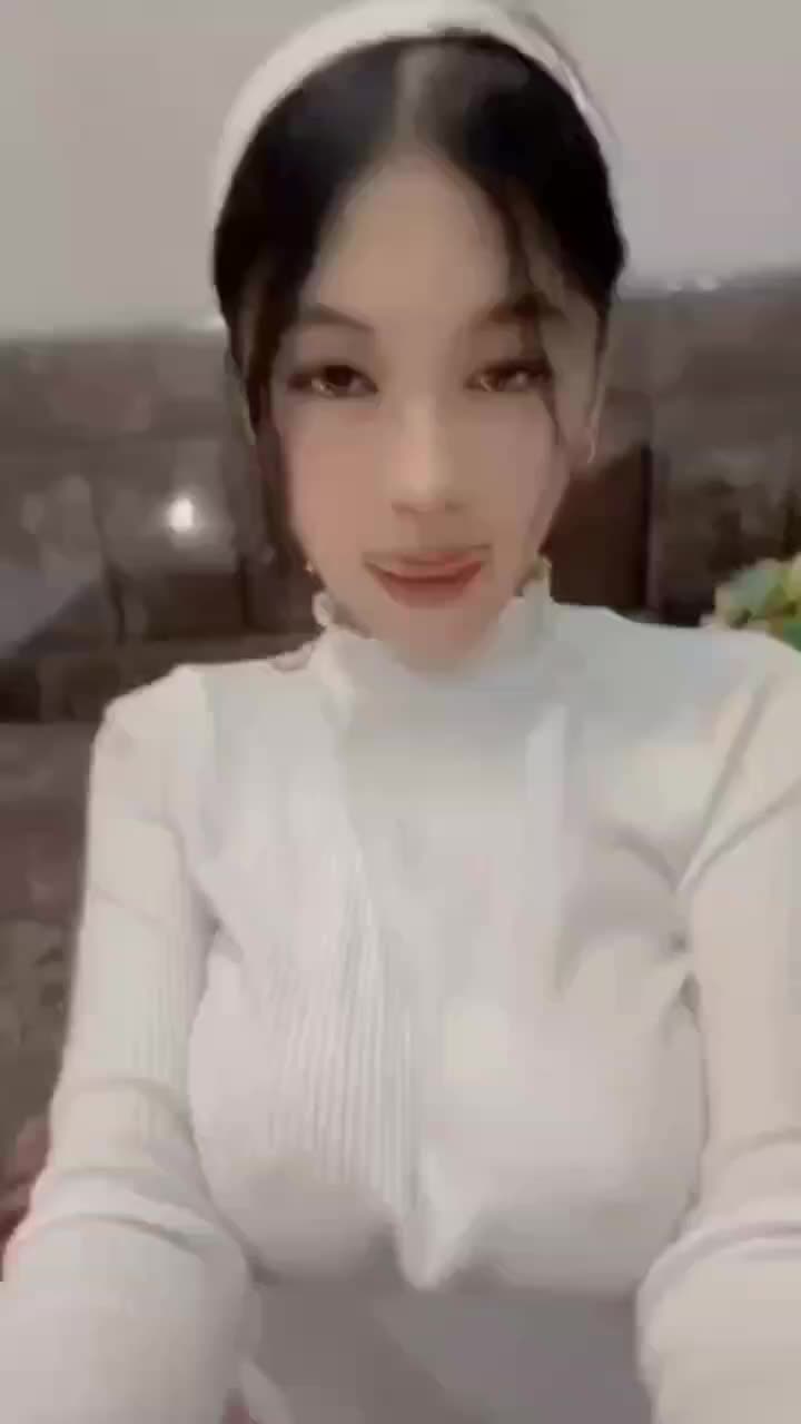 @Vyxelle