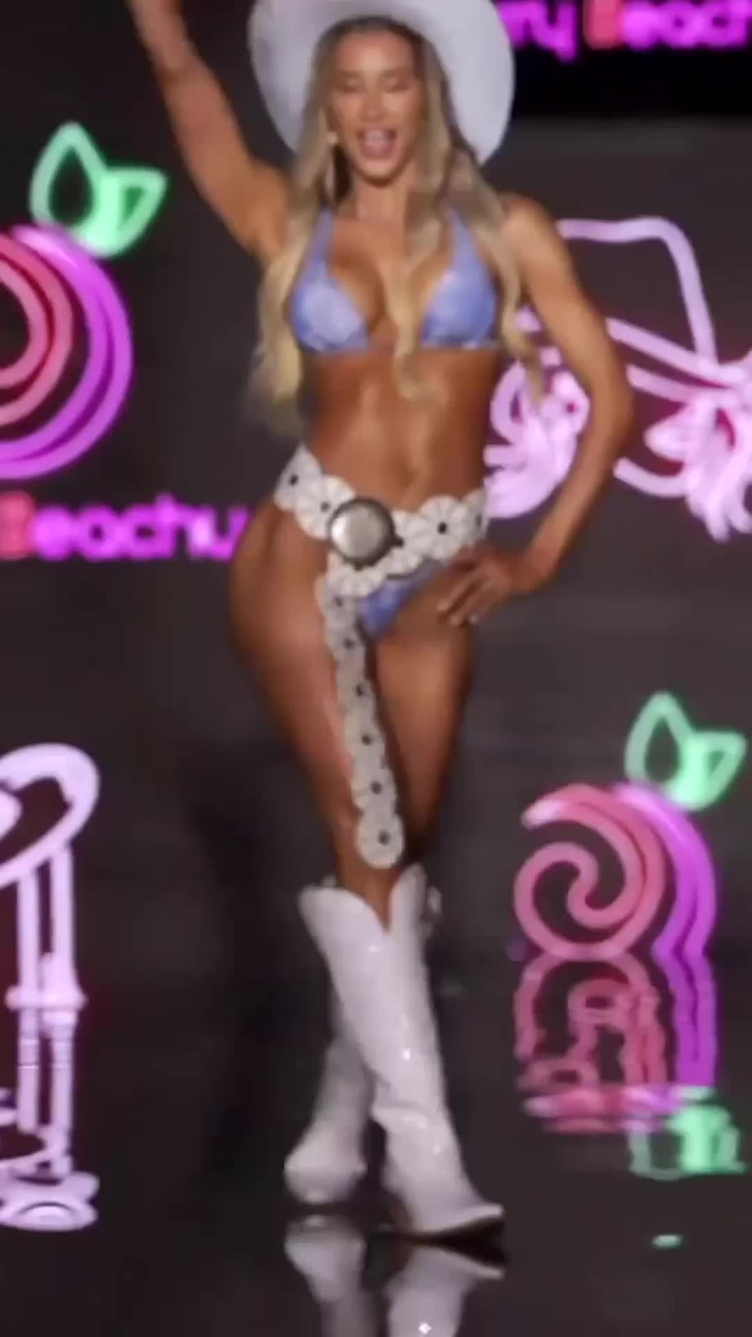 @trulyblondiee44290614