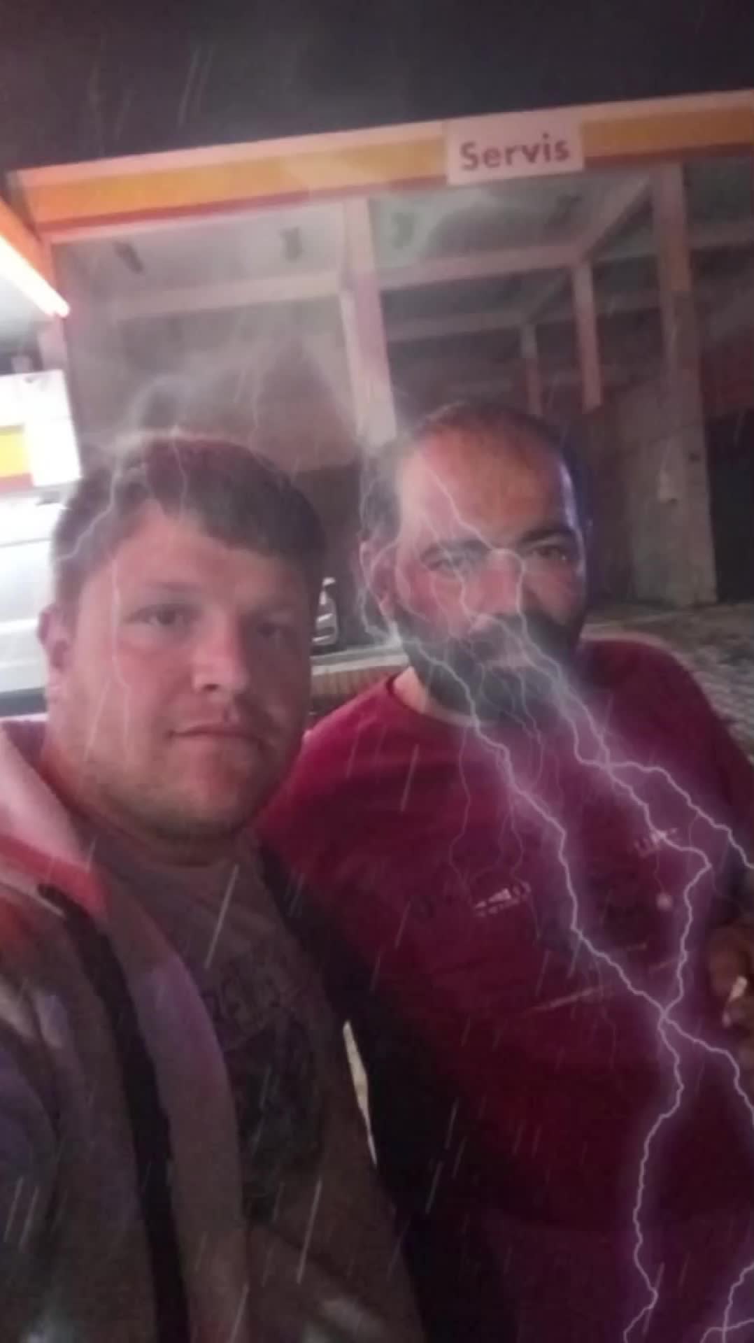 @Niyazi Akğ&uuml;neş