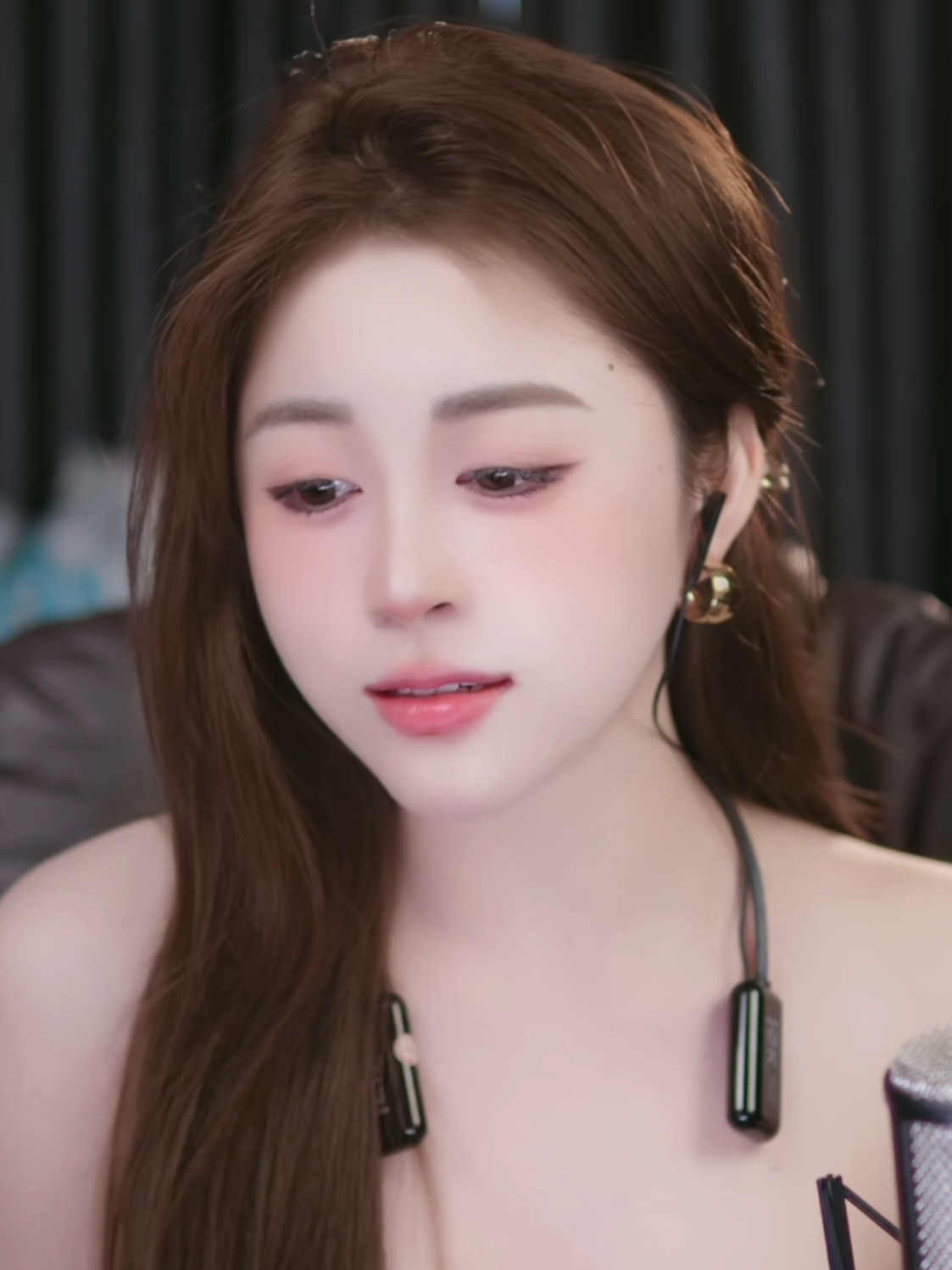 @HO&Agrave;NG AN CAO 💫