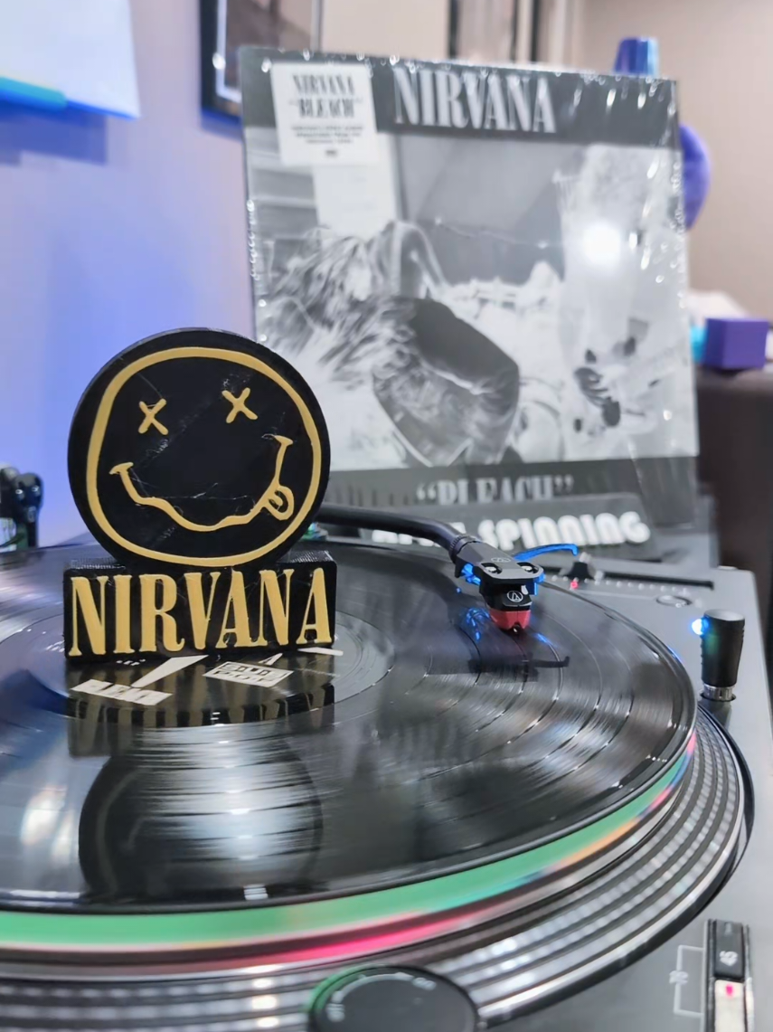 @Vinyl-N-Vibes