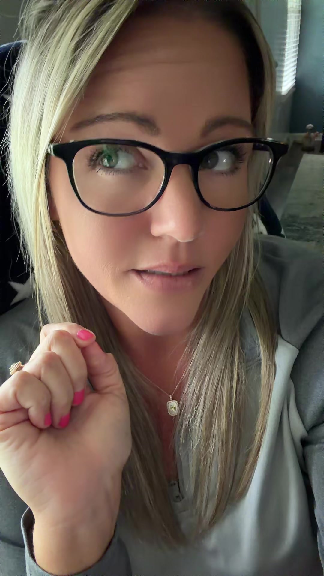 @SelfieQueen57👑