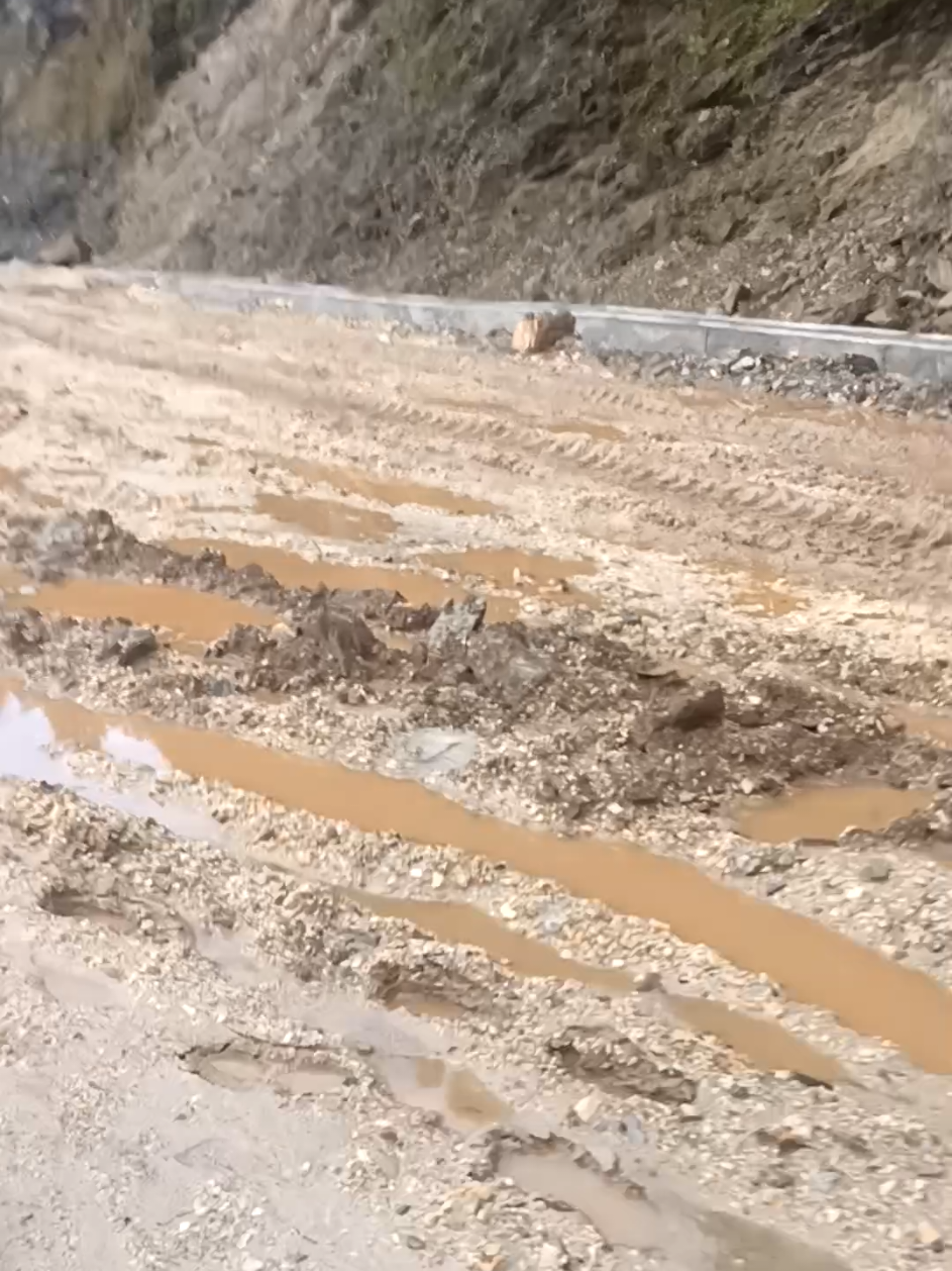 @शोभित