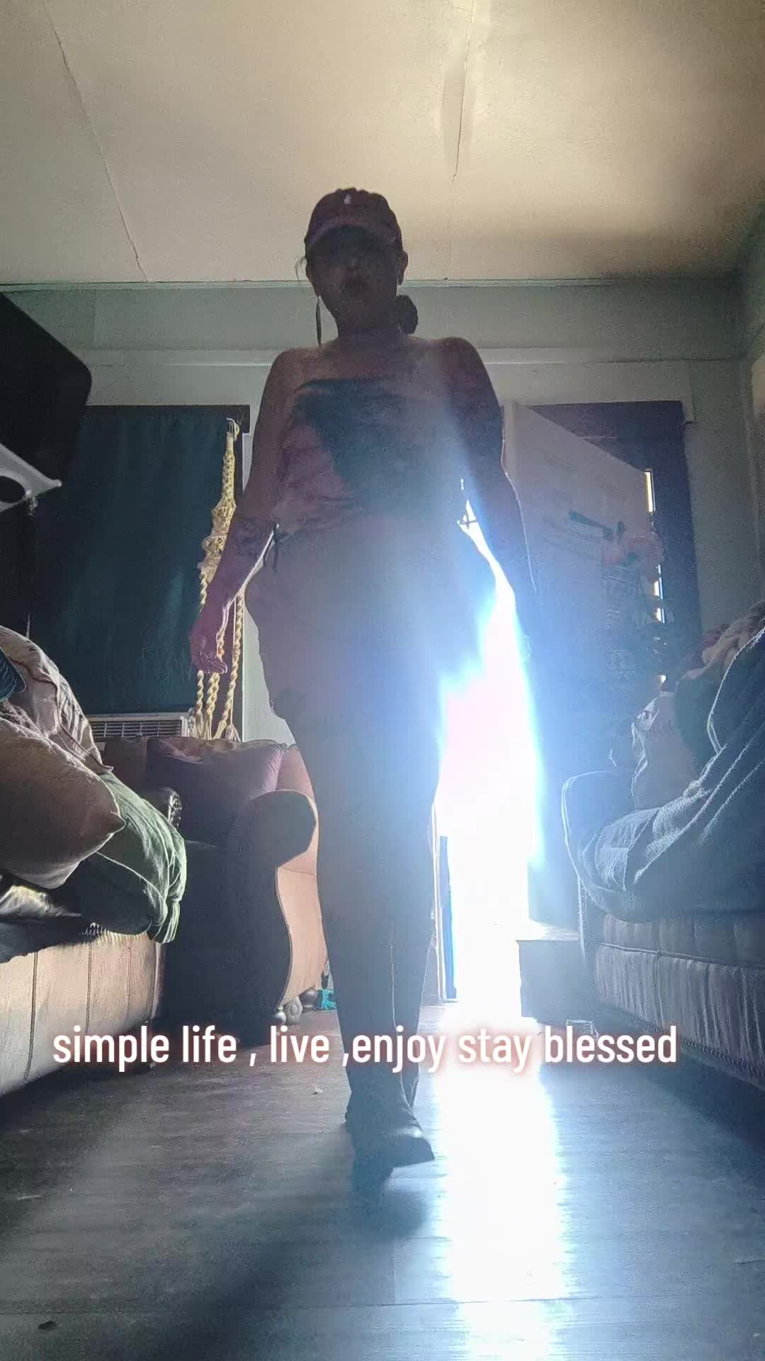 @SandeeBunny