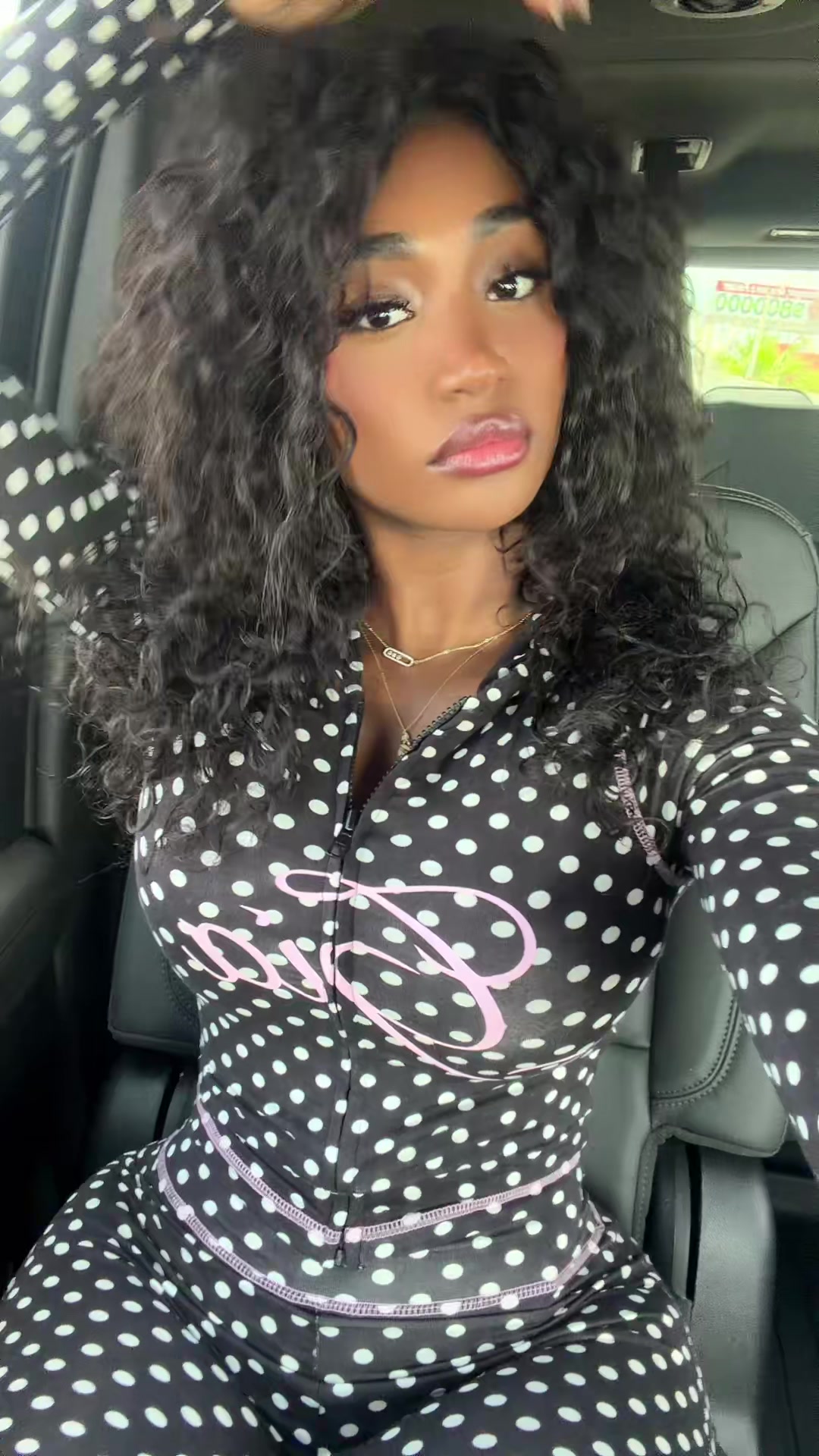 @tavilarai