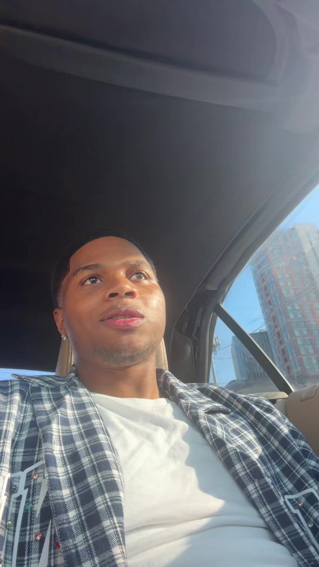 @_deewho