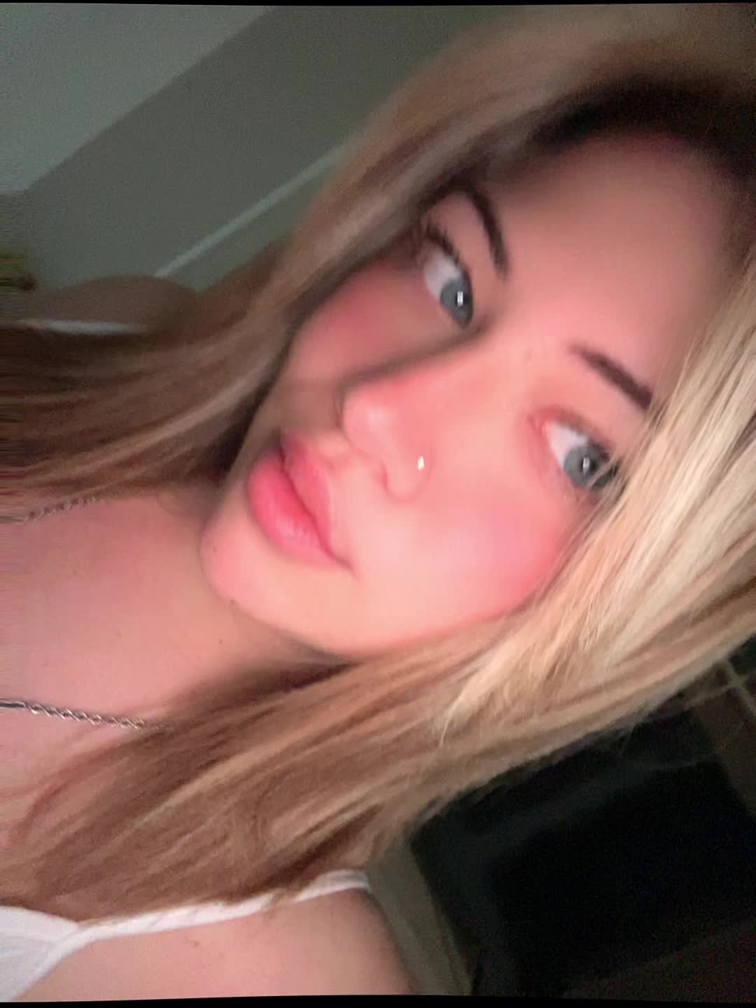 @𝘪𝘳𝘦𝘯𝘦❄️👀