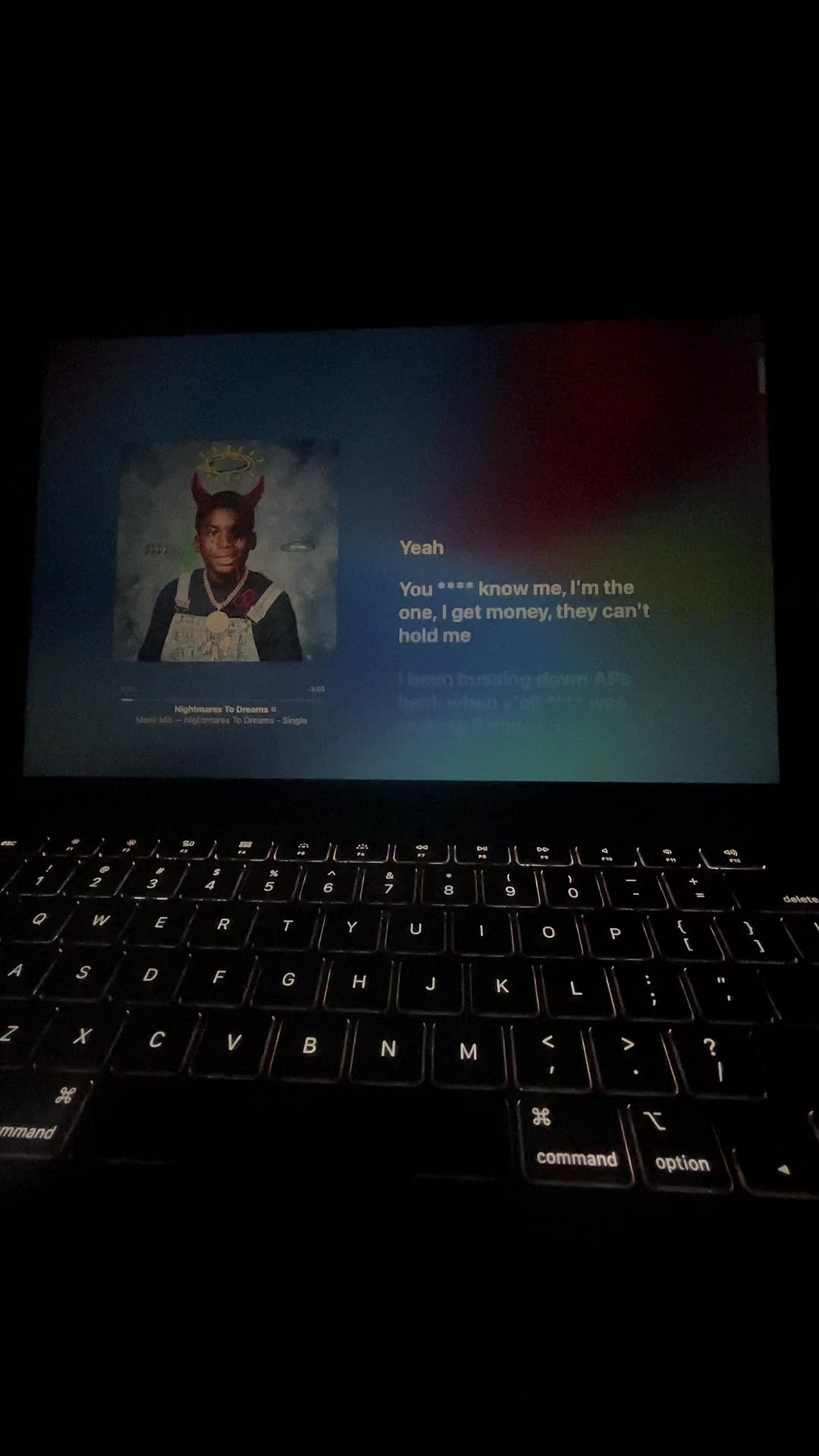 @🎧