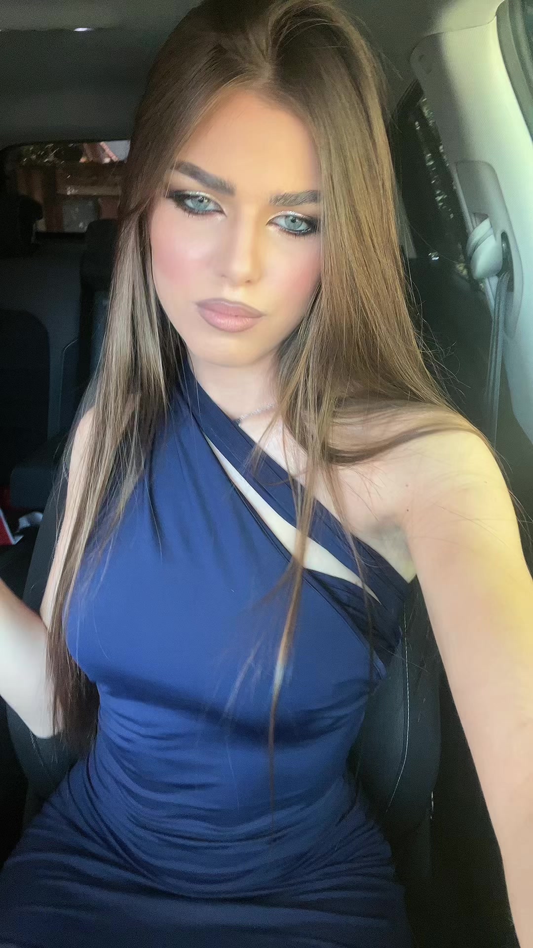 @D M