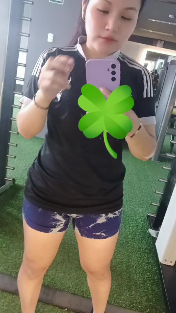 @Iris Simarra⚽️🫶🖤🍀🌸