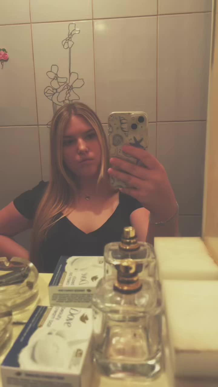 @𝒩𝒾𝓀ℴ𝓁𝒾𝓃𝒶