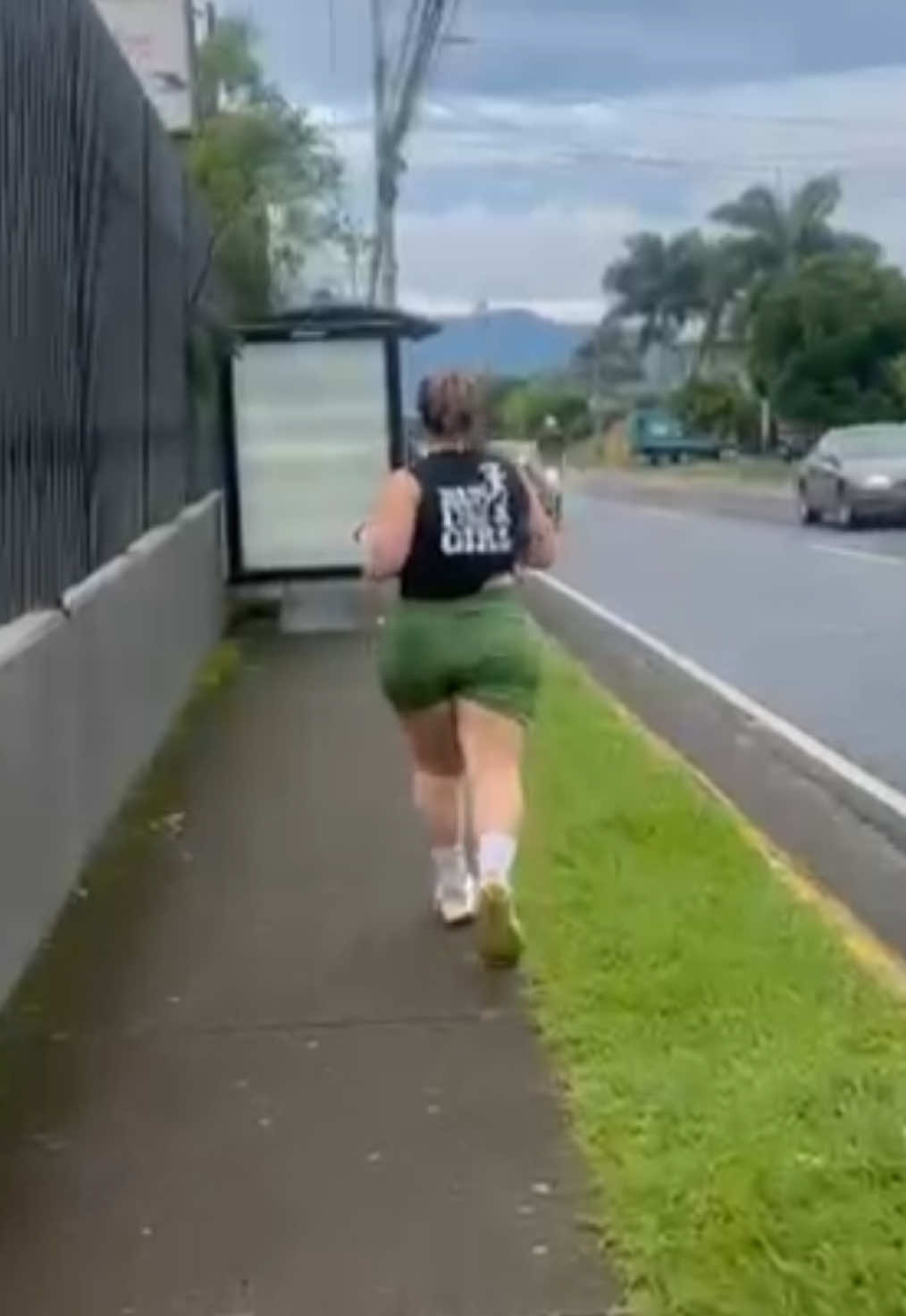 @Ana María