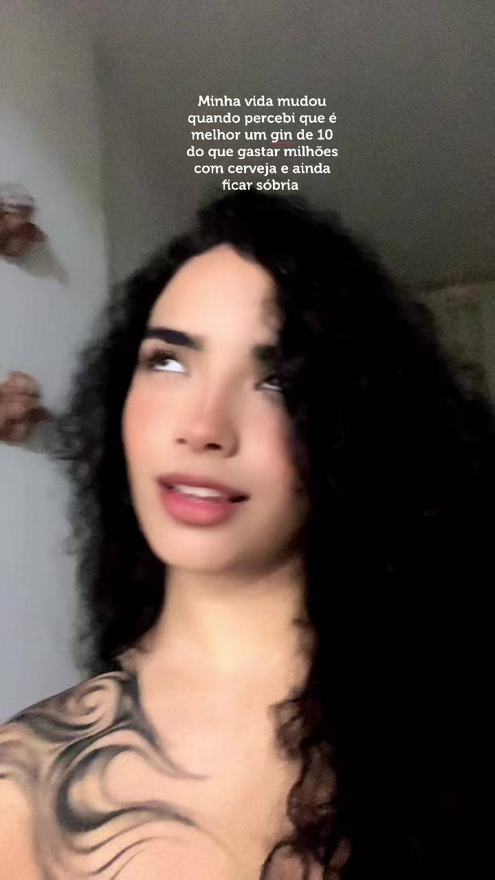@adrielle_paz