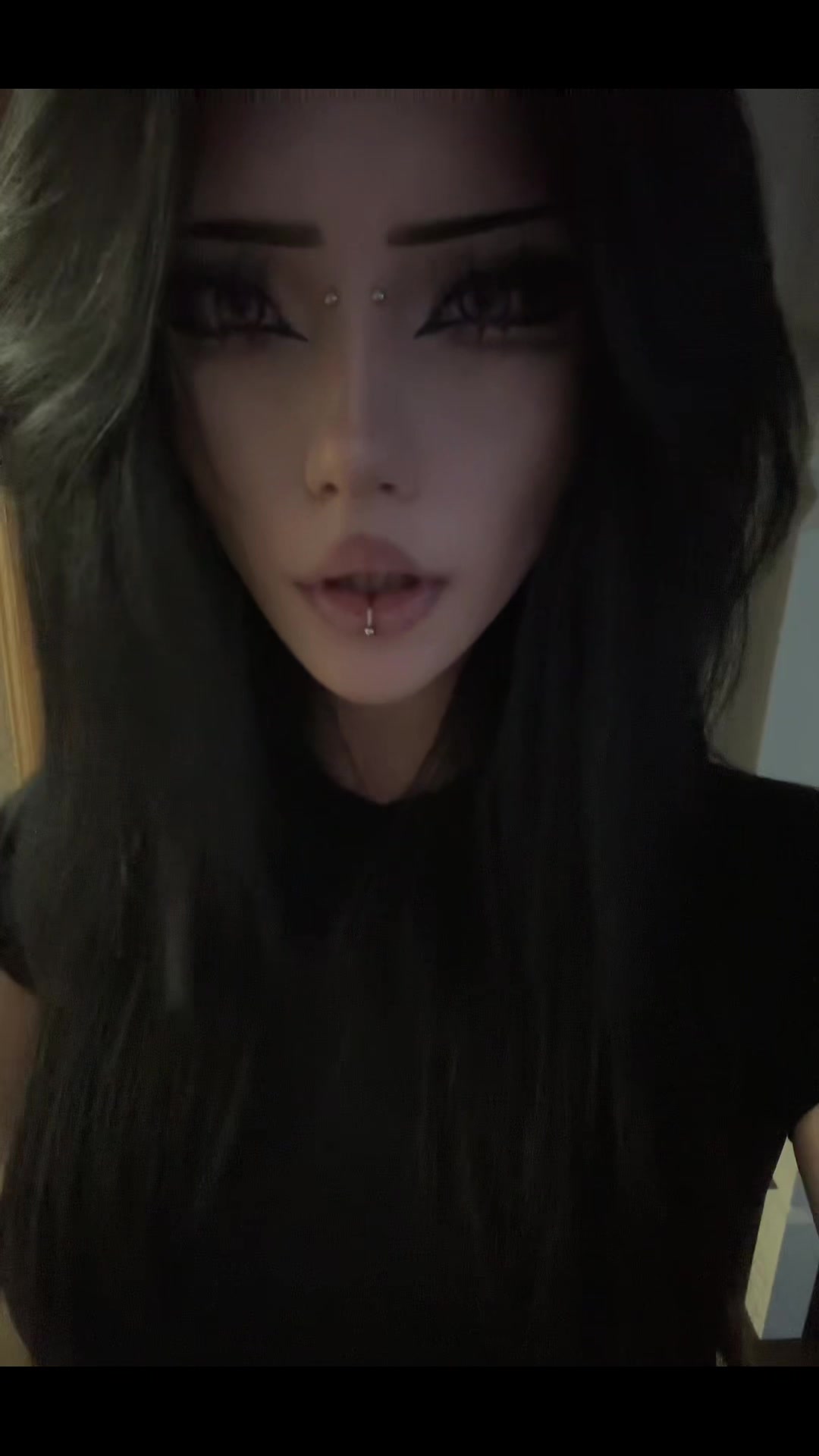 @anya