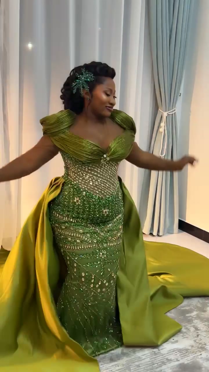 @donabella 🇨🇦🇺🇬