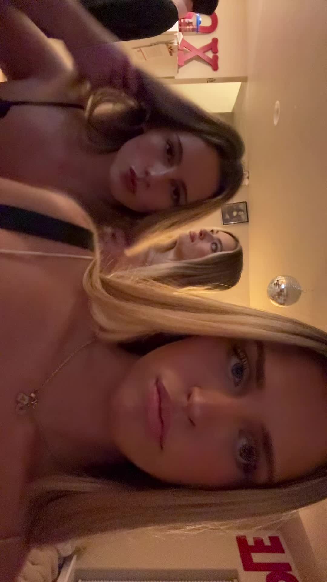 @AVA