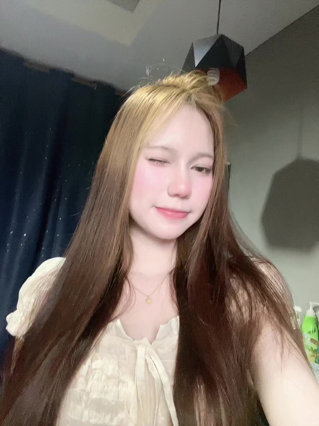 @แก้มที่ใส่รีสีชมพู