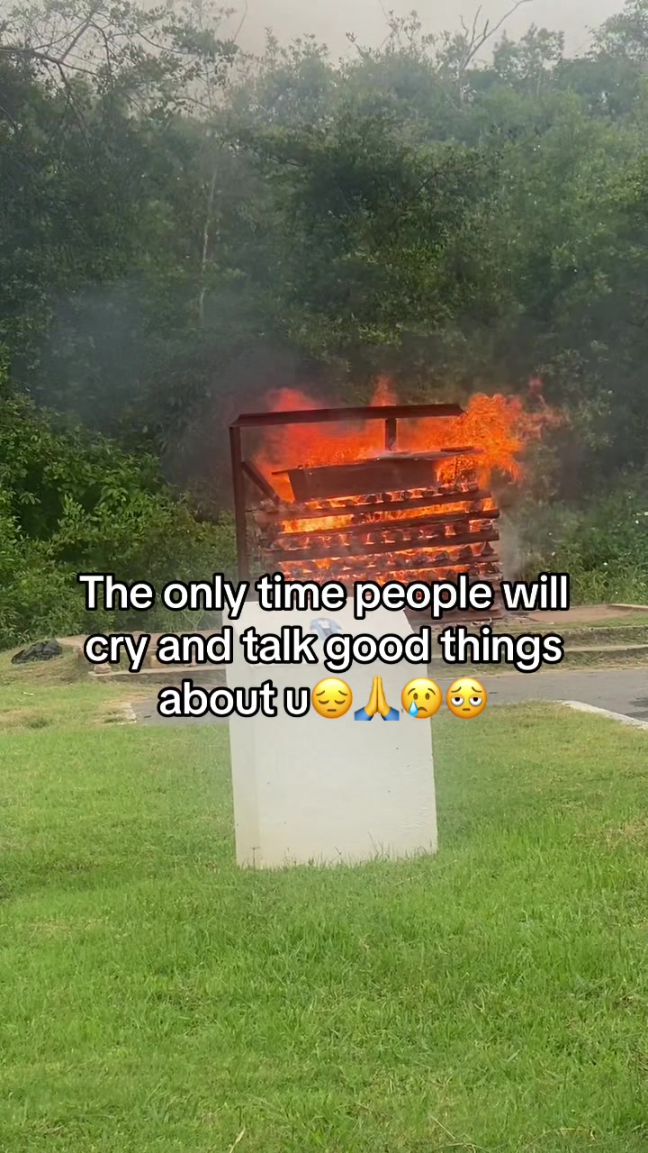 @🐘🔥👑 𝒟𝑒𝓋𝒾𝓁 👑🔥🐘