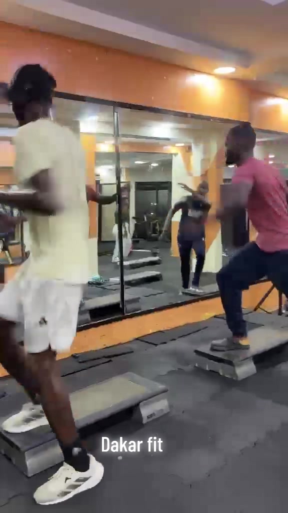 @coachmomombfitness