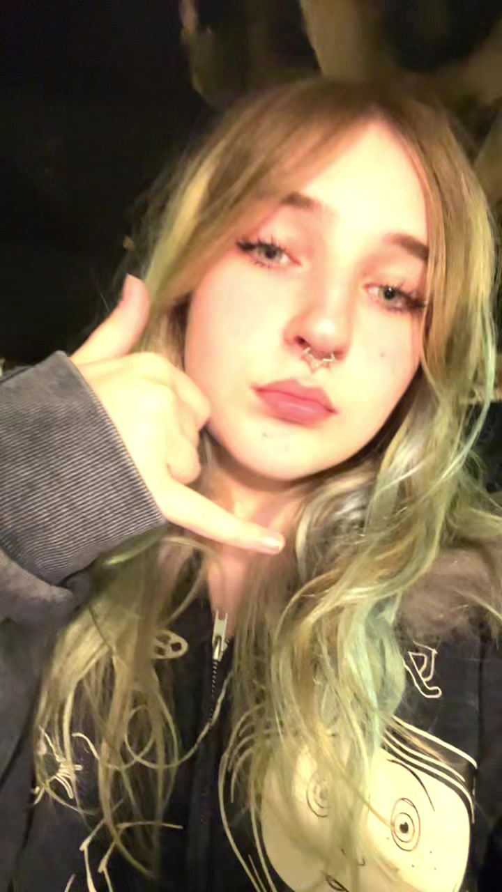 @️Julie