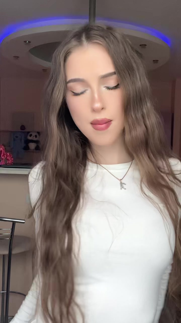 @꧁𝔸𝕃𝕀𝕊𝔸꧂