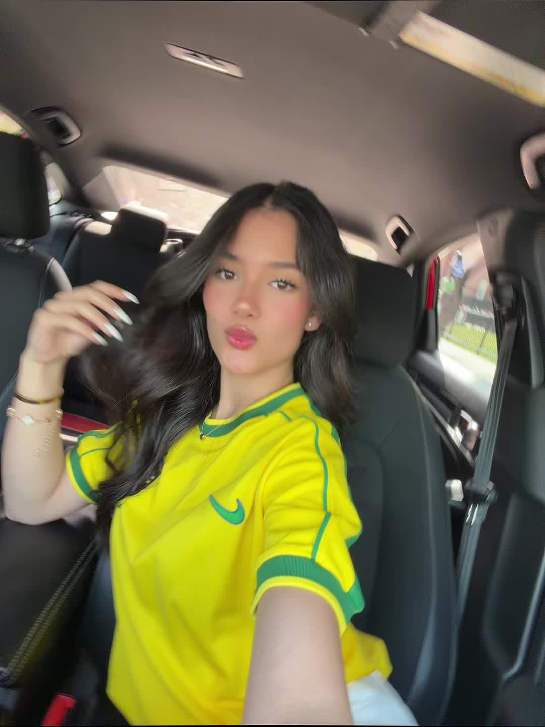 @Itsadelys
