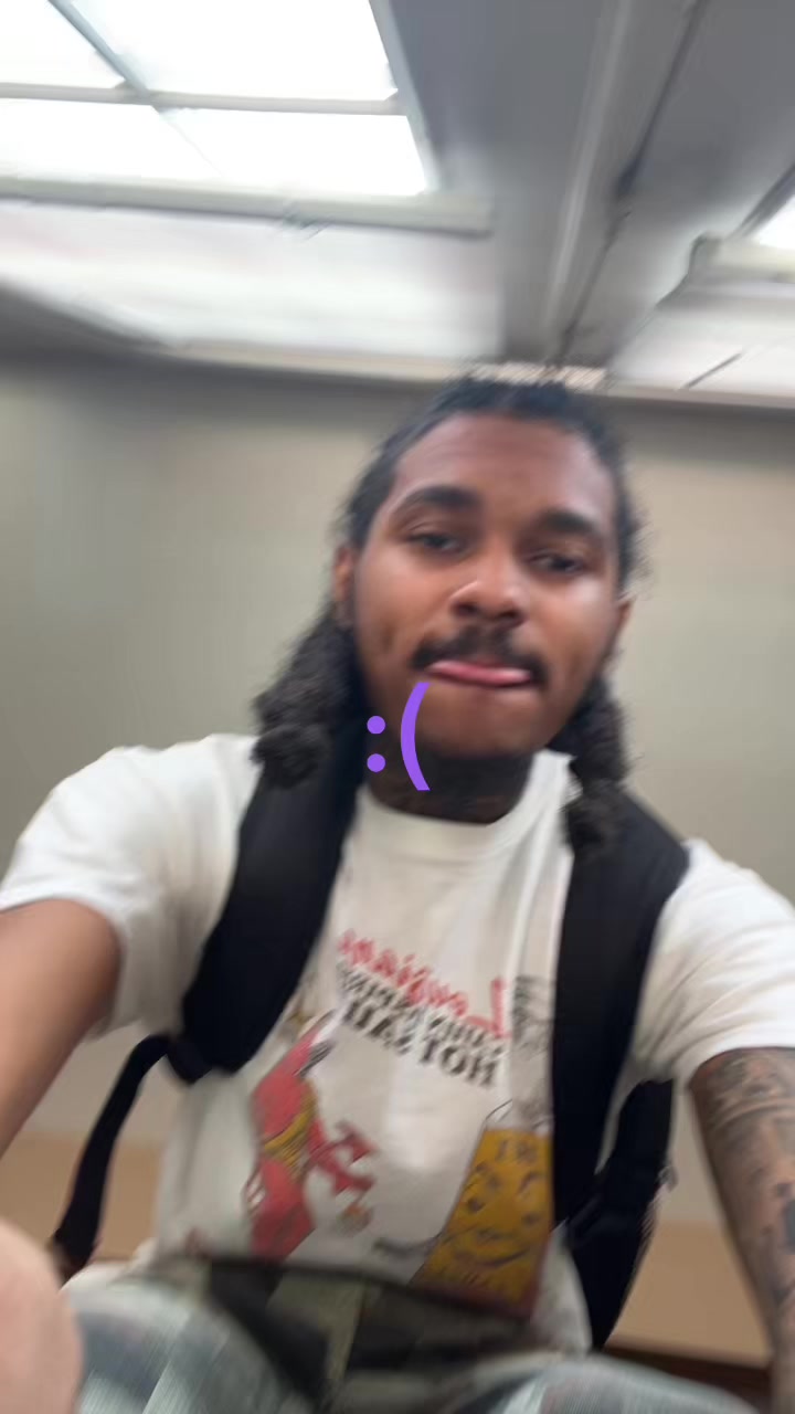 @🎒