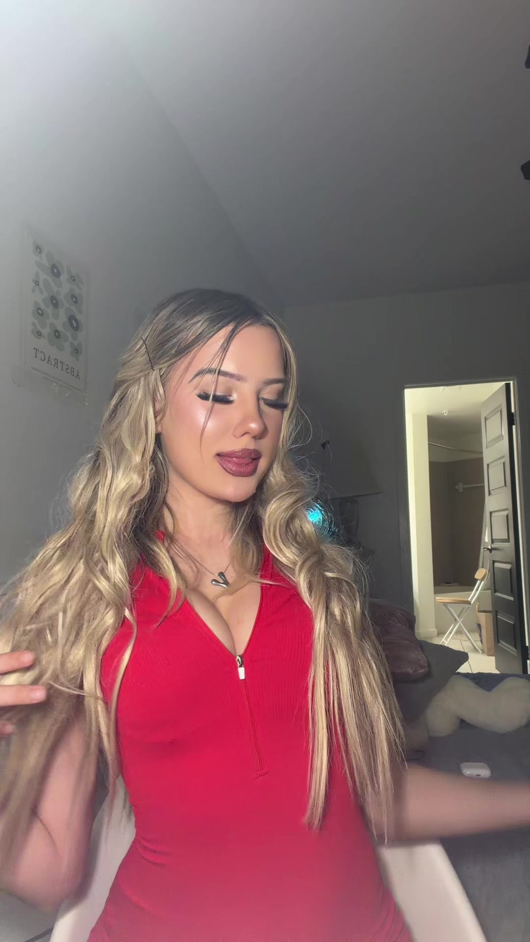 @👅
