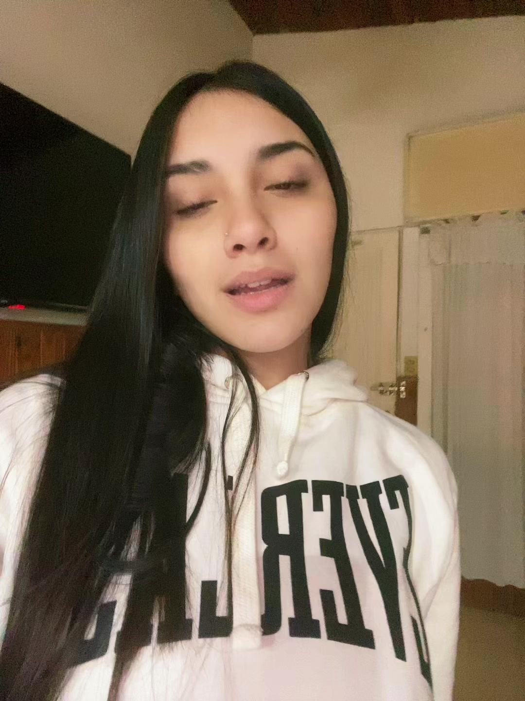 @Abril🖤
