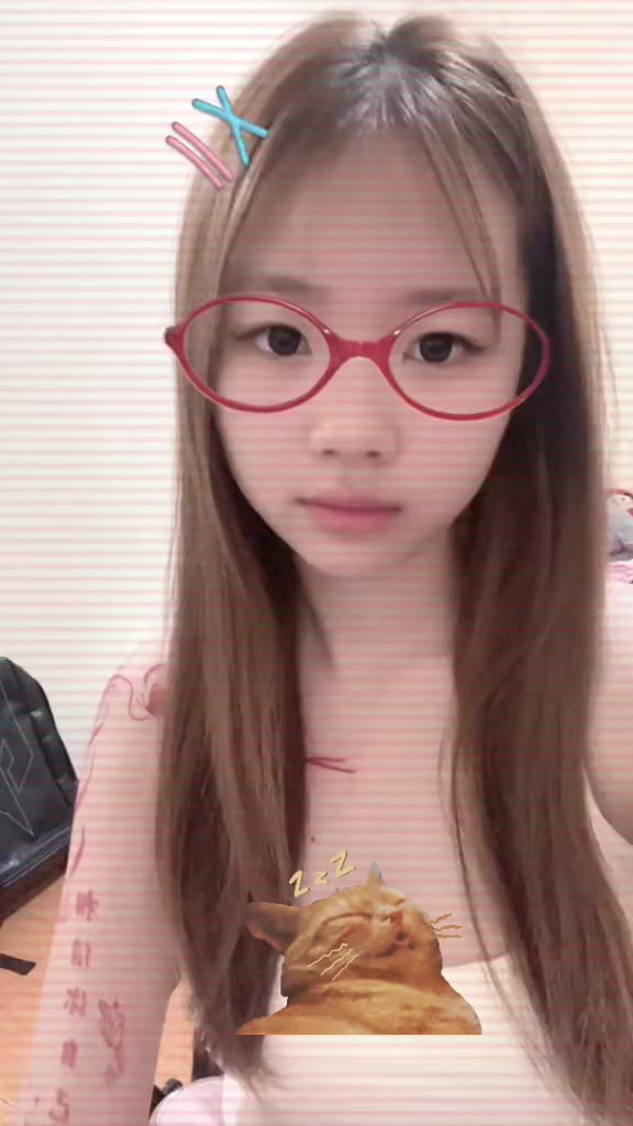@พลอยขี้เหร่🤓