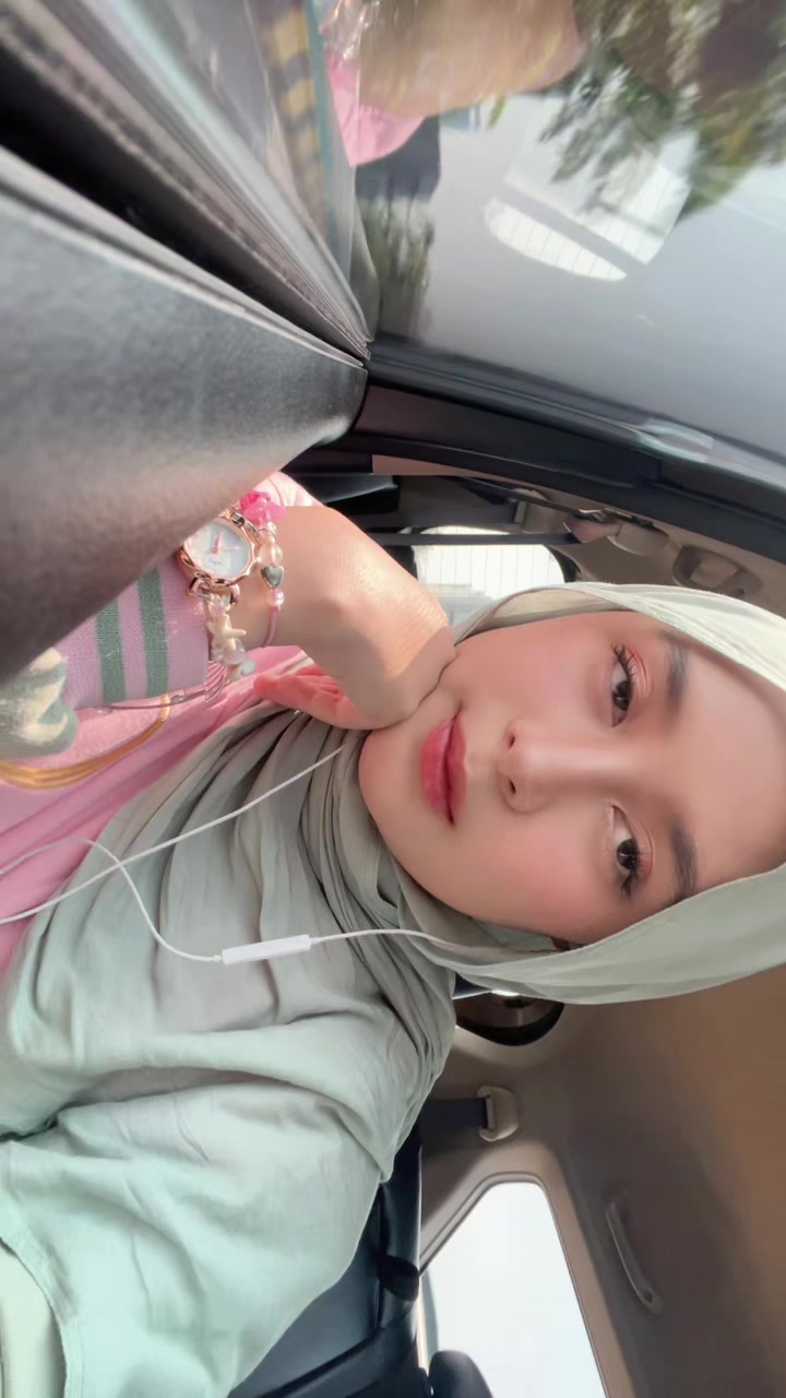 @pinkie girl🎀