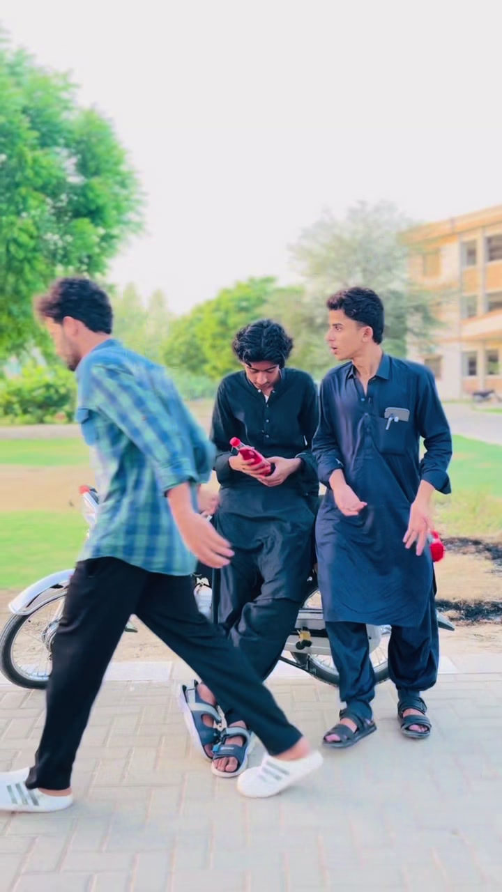 @_hafeez_09