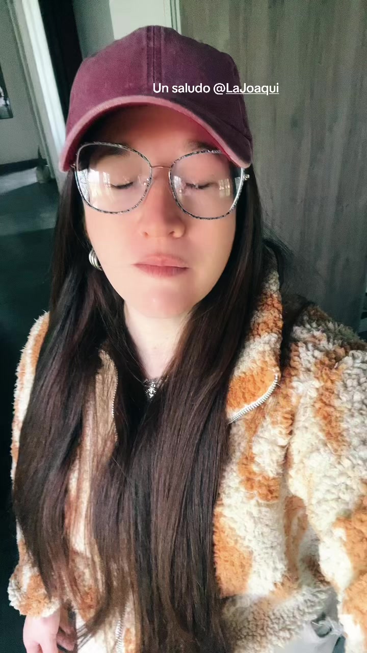 @Vicky🦋