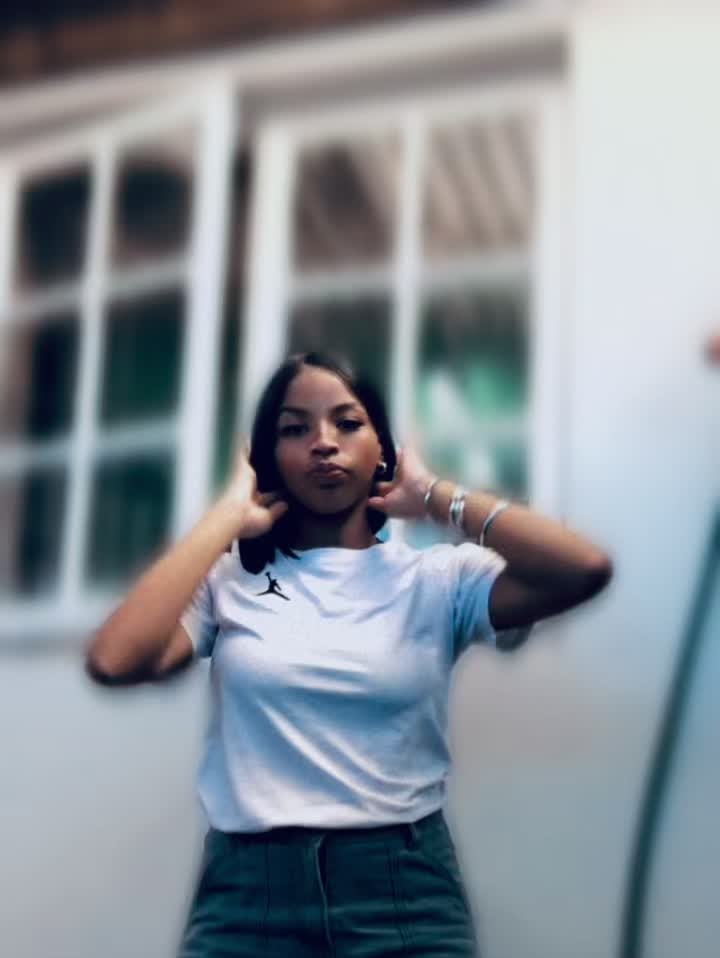 @TIFFANY SMITH🍒