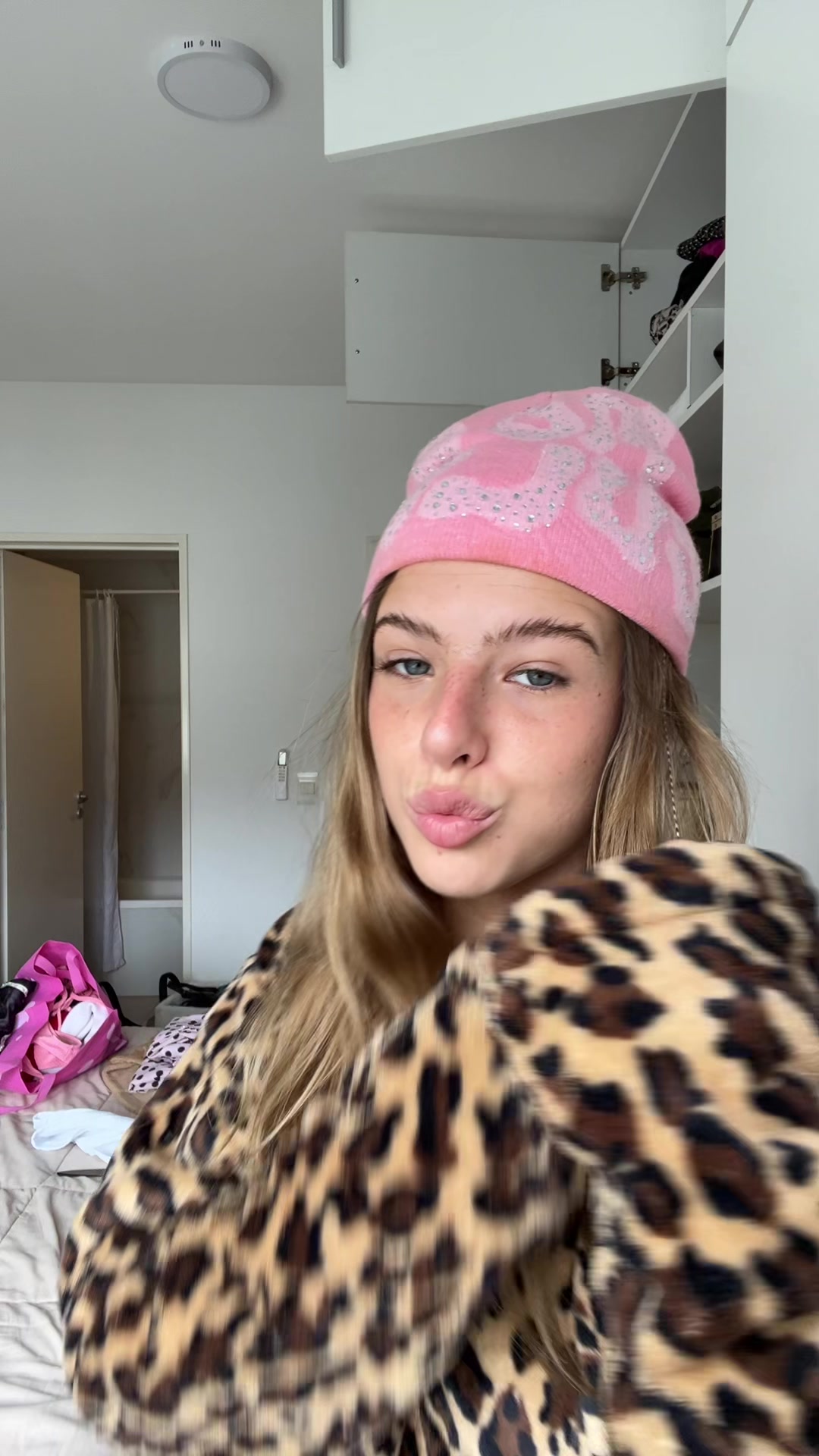 @Ana
