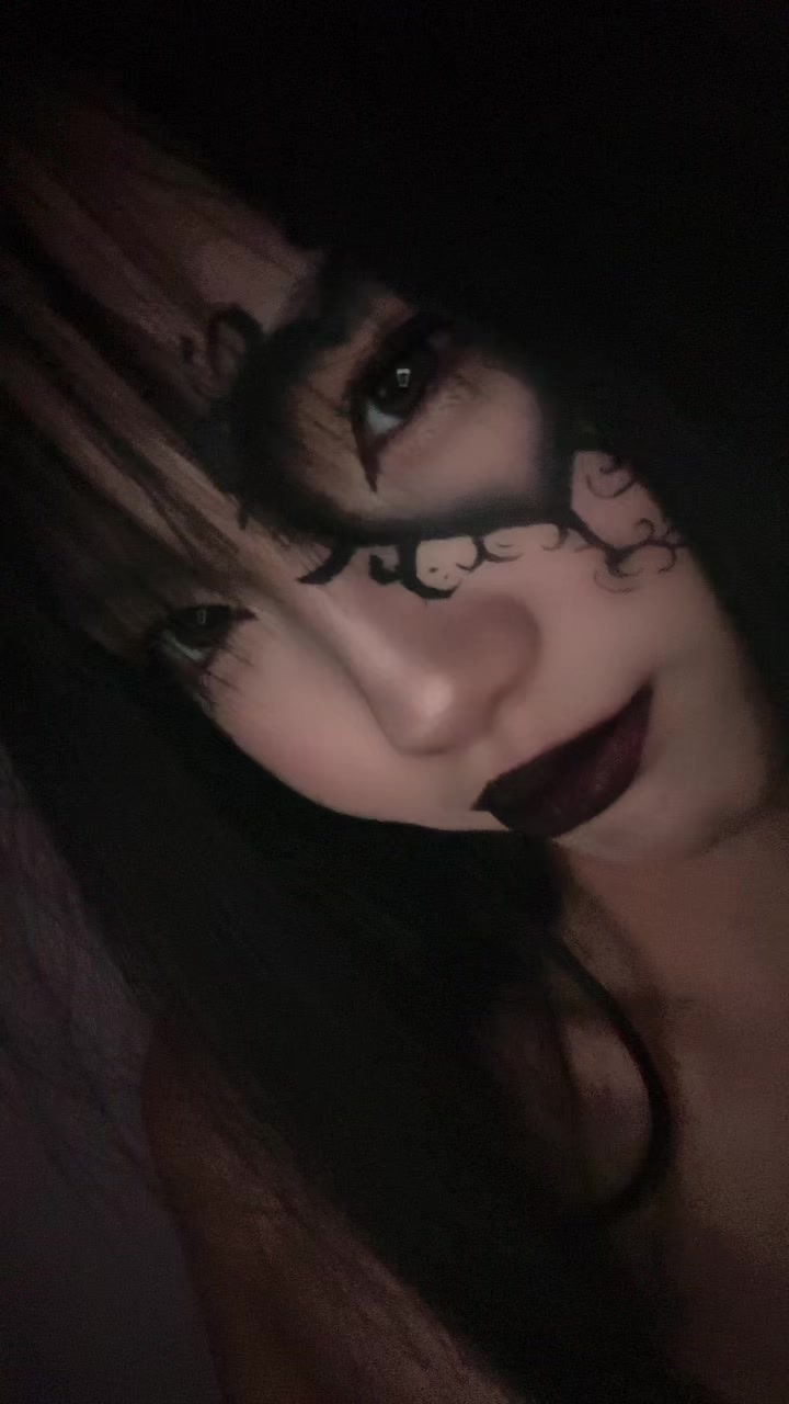 @julieee