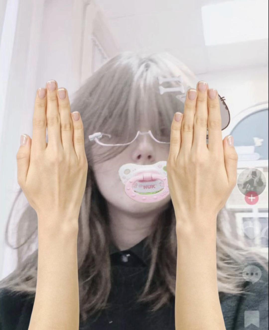 @KeeshiMoshi