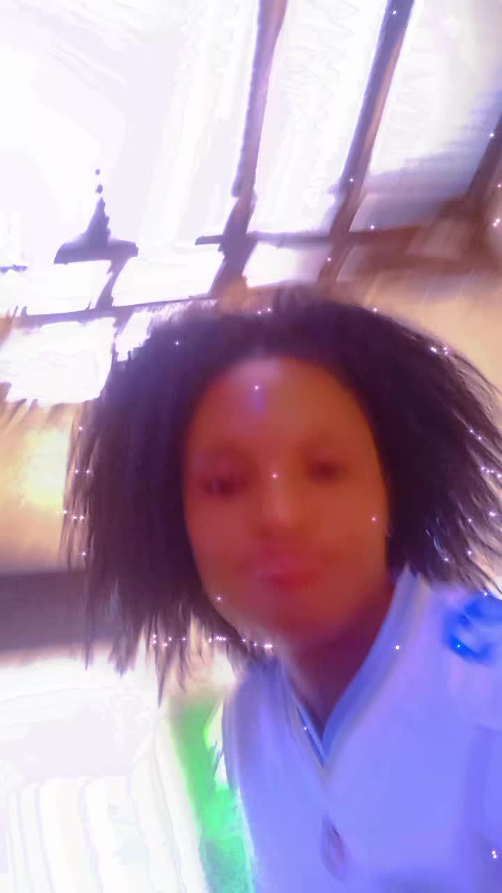 @elizabethkahkitho