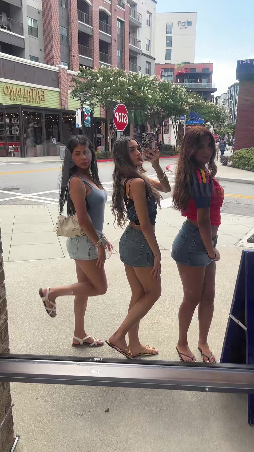 @leslieeee