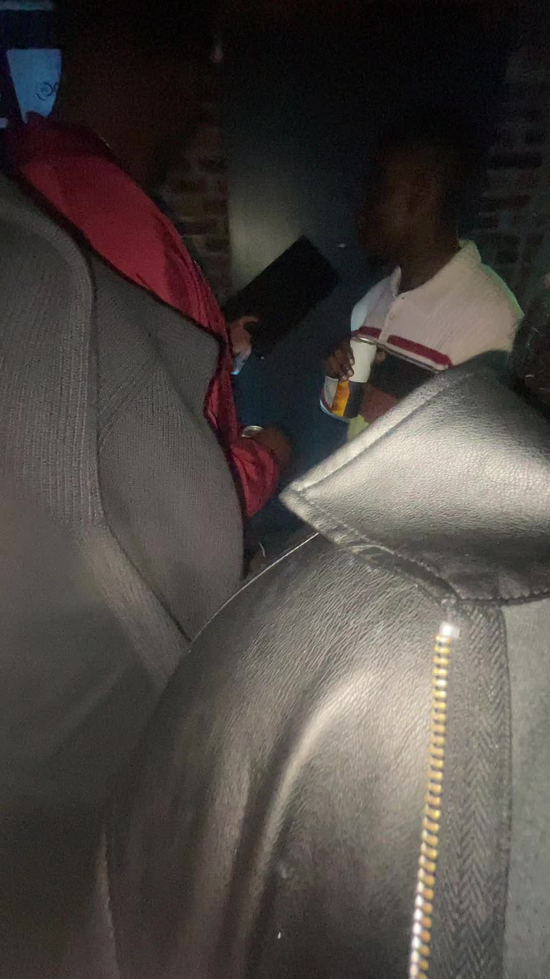 @🤨
