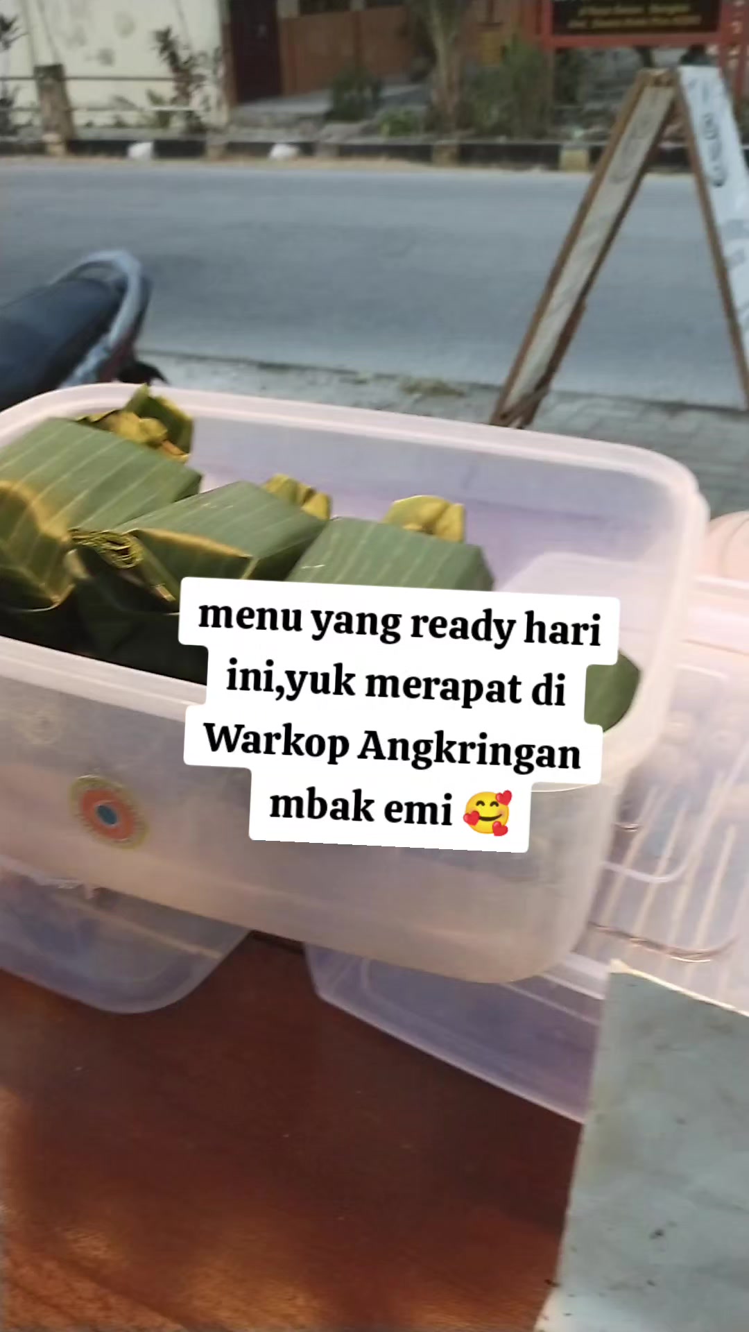 @Warkop angkringan mbak emi