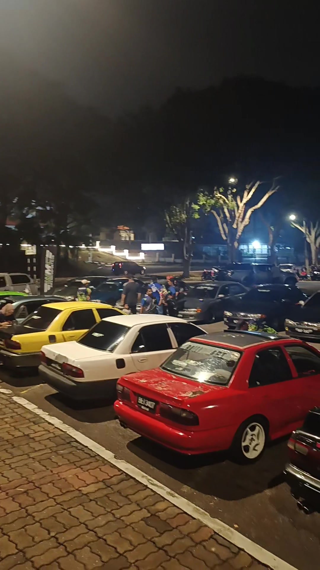 @apis besut
