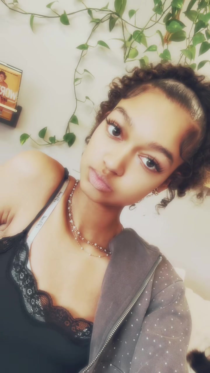 @Leena🪷