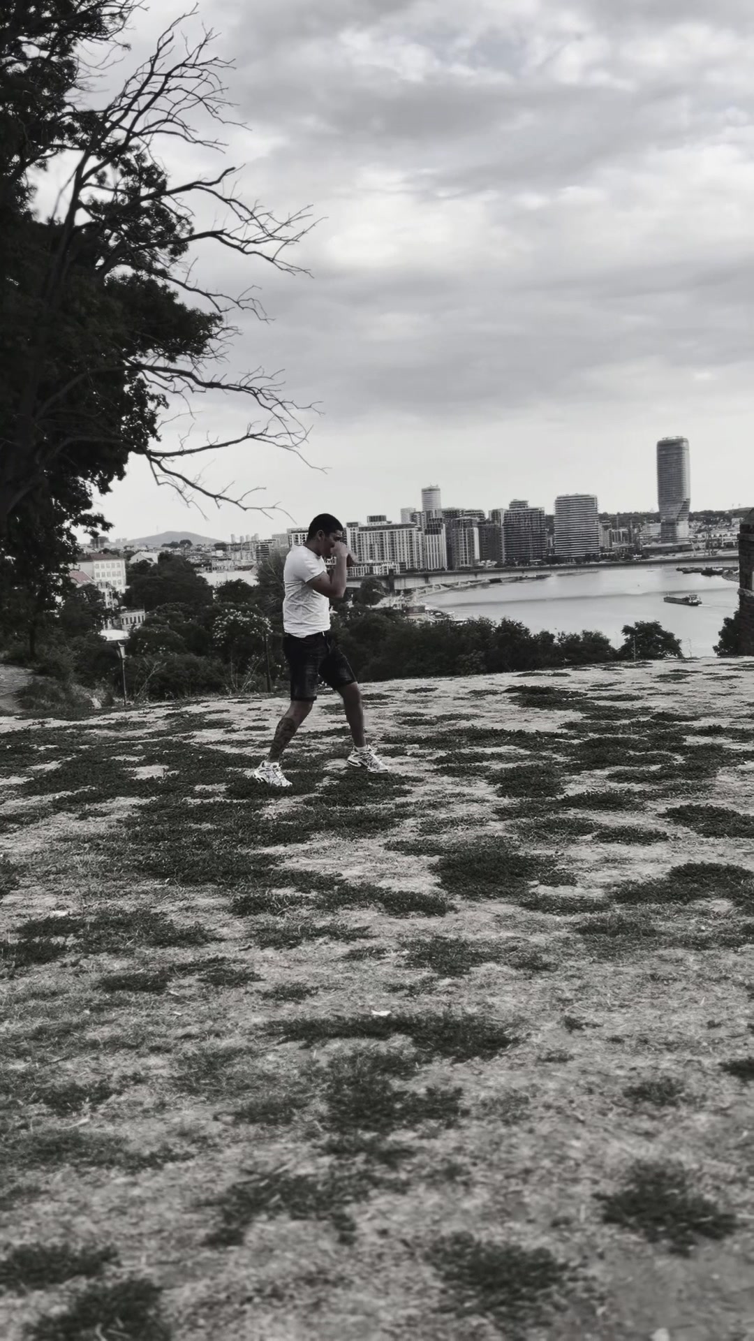 @⚡️
