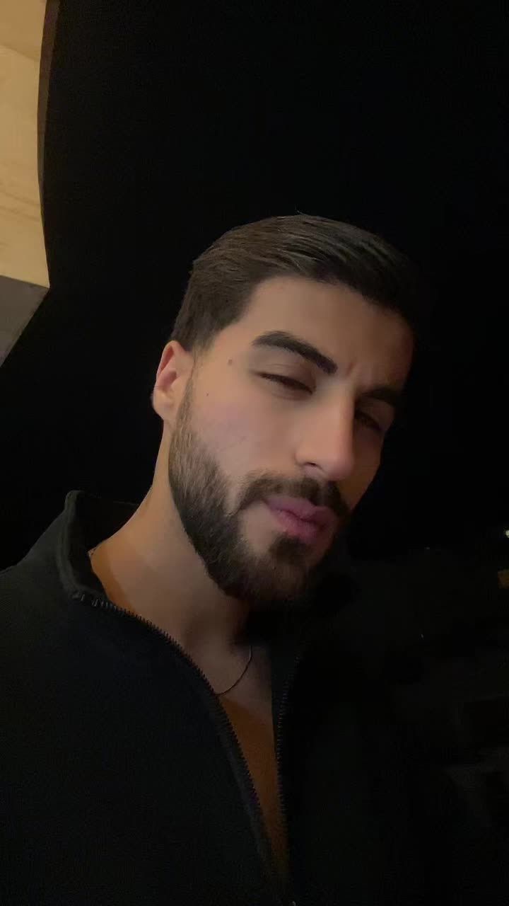 @Alighsmiii