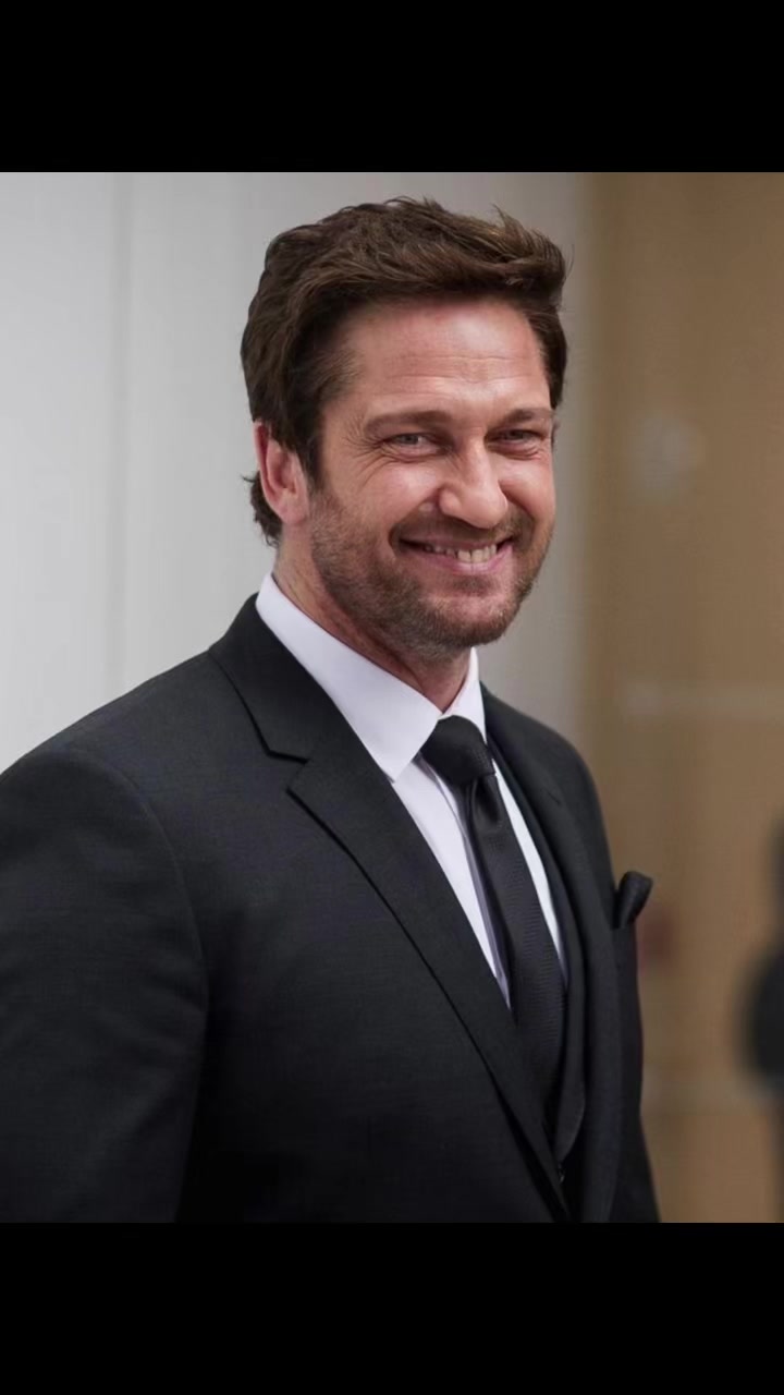 @Gerard Butler