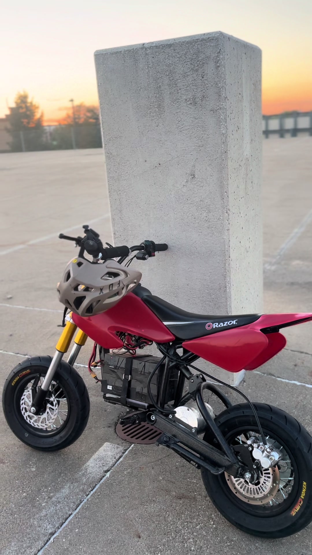 @rzr.max.